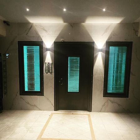 Central Appartment3 With Parking Larissa Bagian luar foto